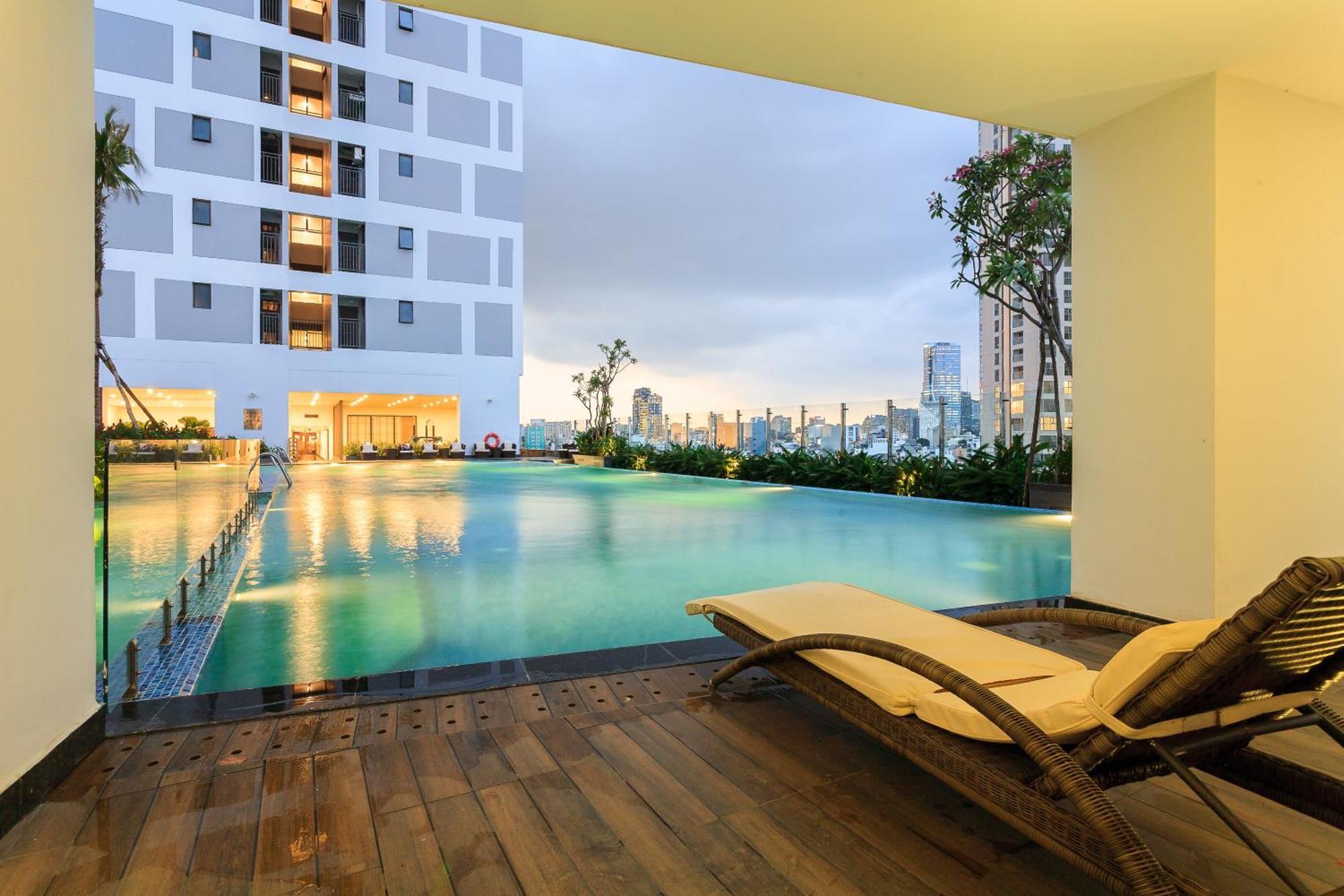 S'Home Saigon - Infinity Pool Signature Хошимин Экстерьер фото
