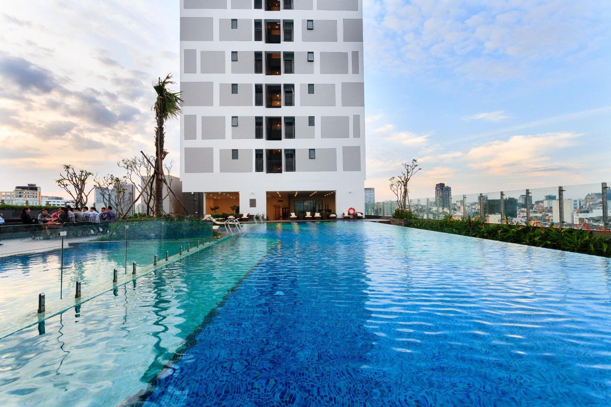 S'Home Saigon - Infinity Pool Signature Хошимин Экстерьер фото